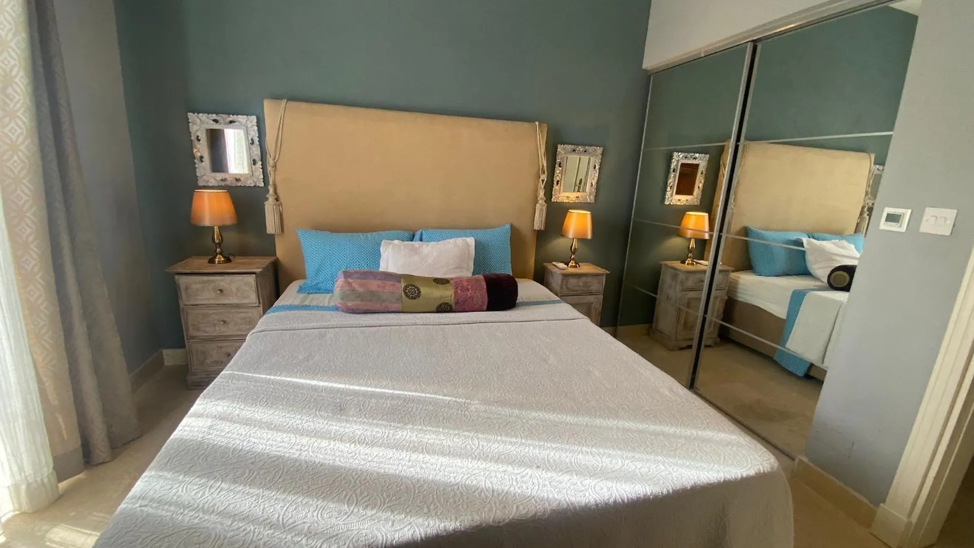 St Julians Luxurious Penthouse With Pool Enjoying Distant Seaviews Appartement San Ġiljan