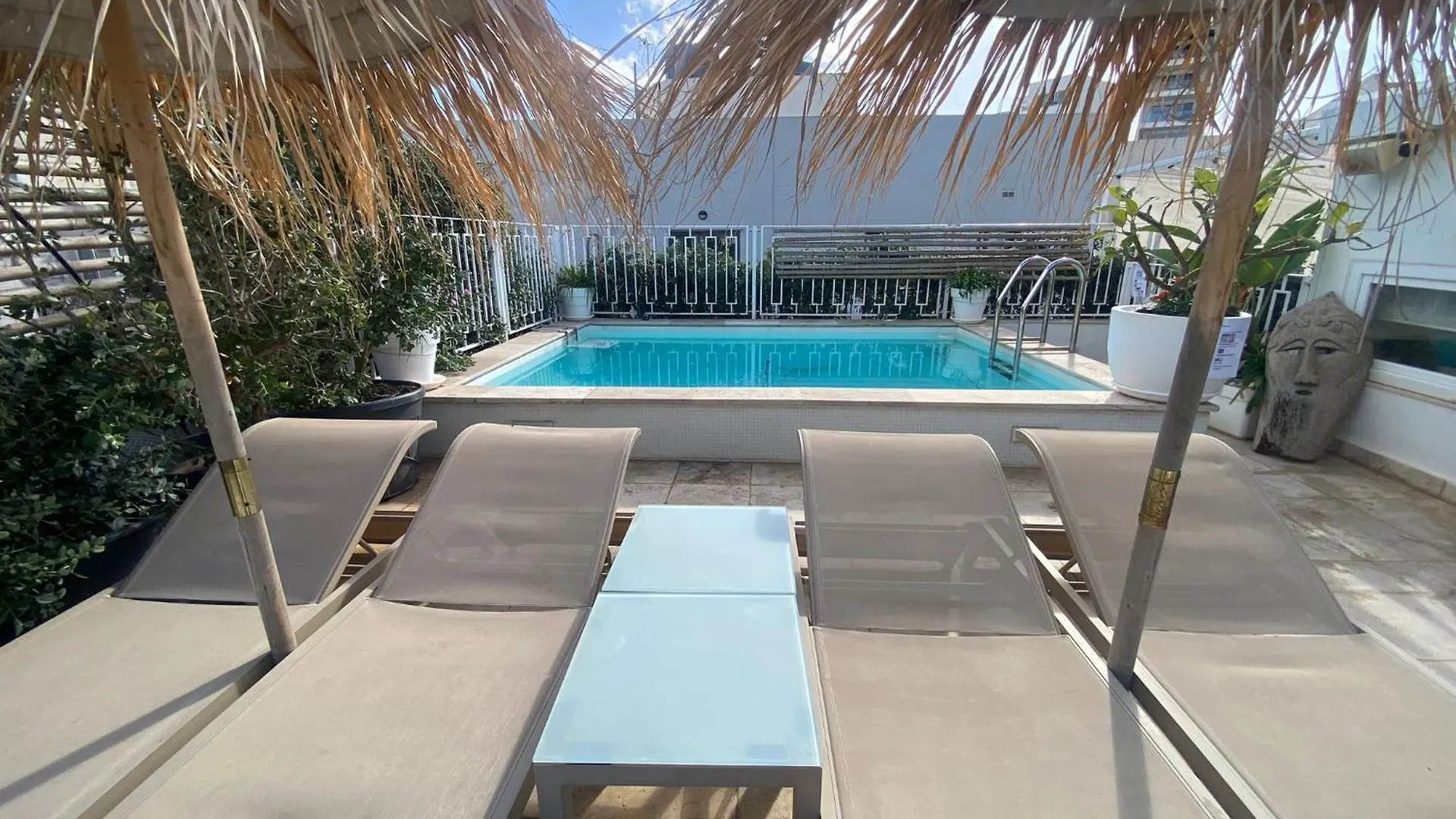 St Julians Luxurious Penthouse With Pool Enjoying Distant Seaviews Lägenhet St. Julian's