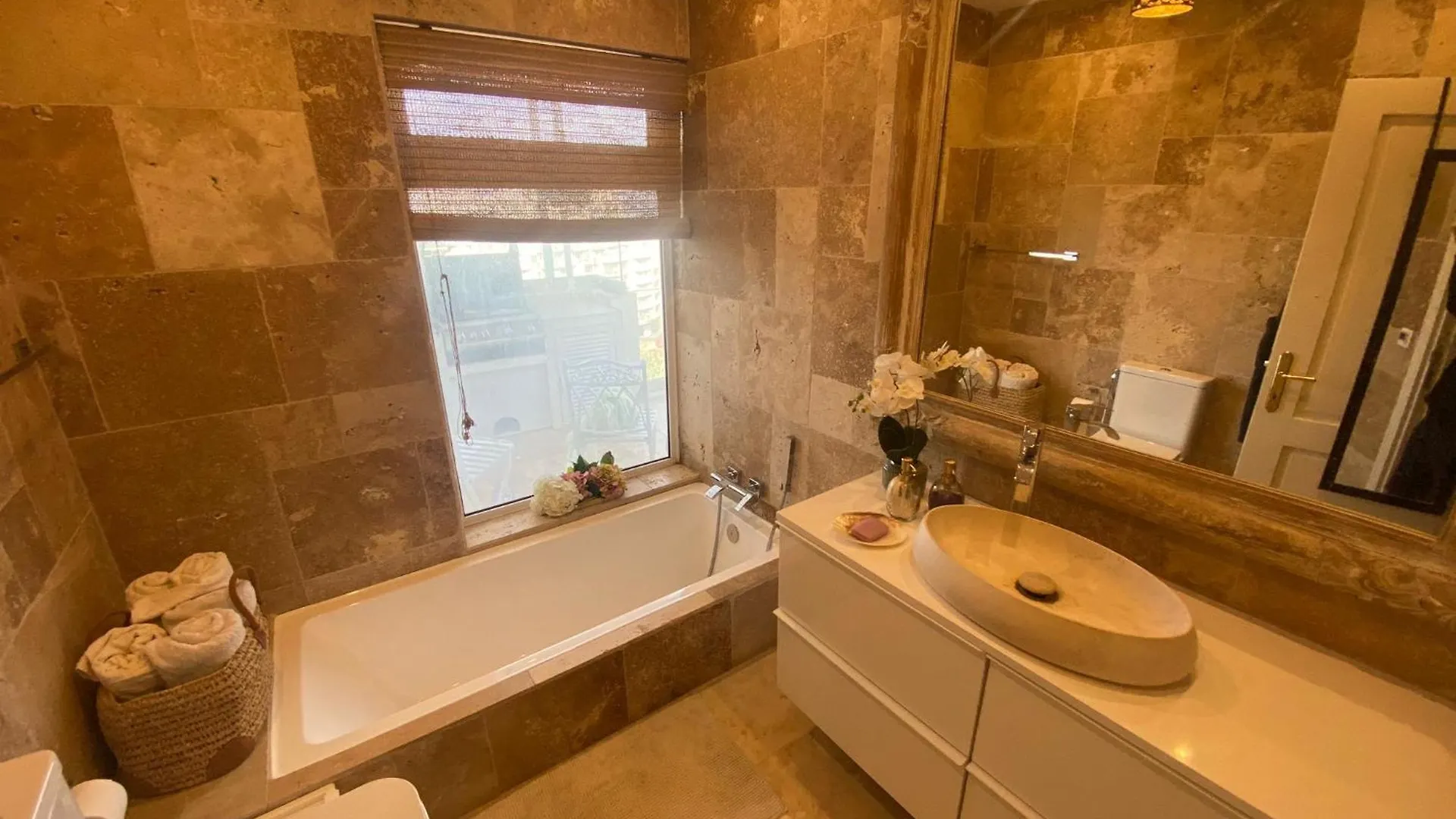 St Julians Luxurious Penthouse With Pool Enjoying Distant Seaviews Appartement San Ġiljan