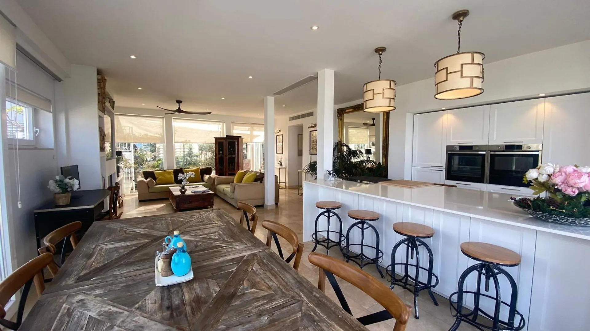 St Julians Luxurious Penthouse With Pool Enjoying Distant Seaviews Lägenhet St. Julian's