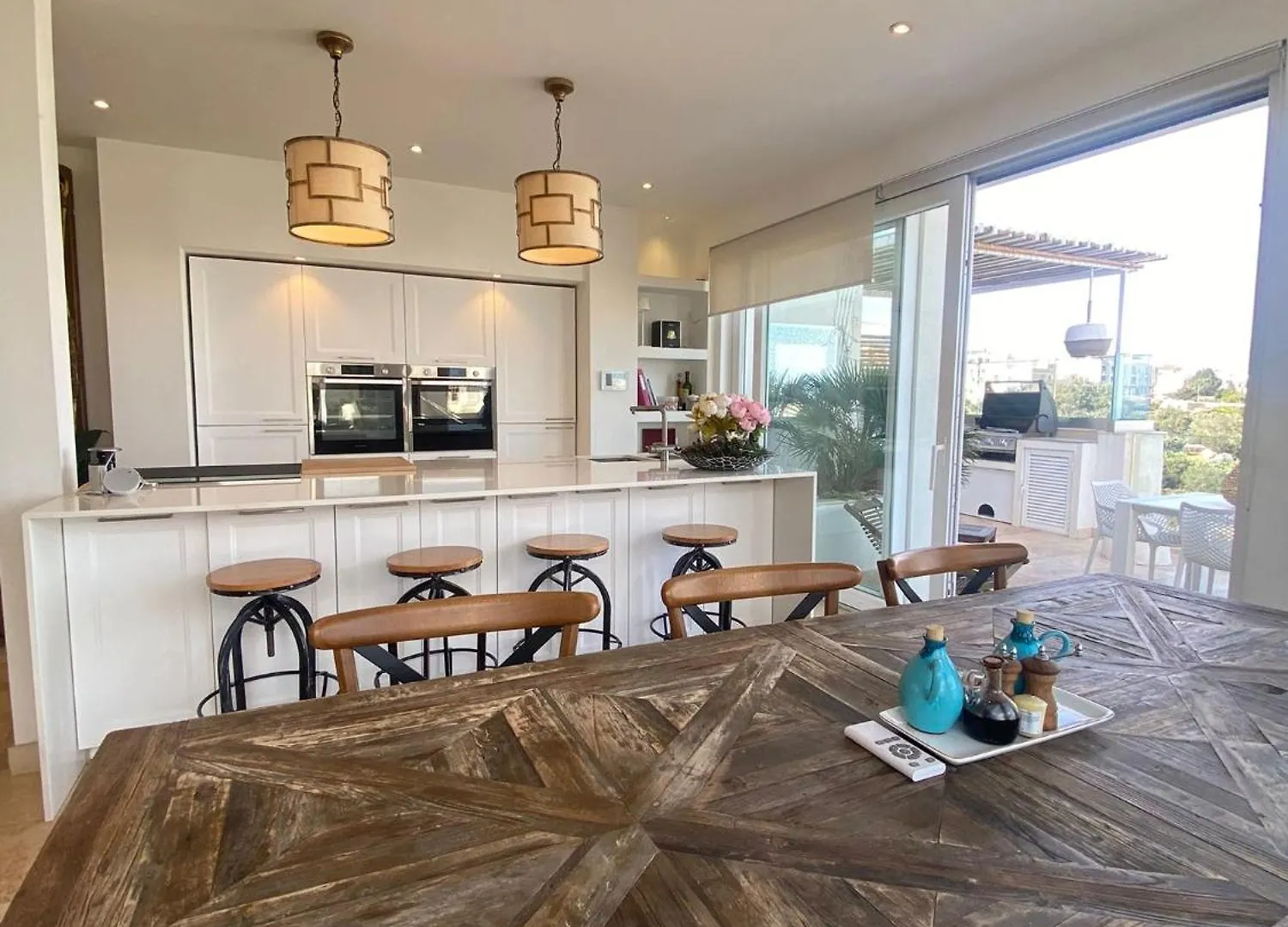St Julians Luxurious Penthouse With Pool Enjoying Distant Seaviews Appartement San Ġiljan 0*,  Malta