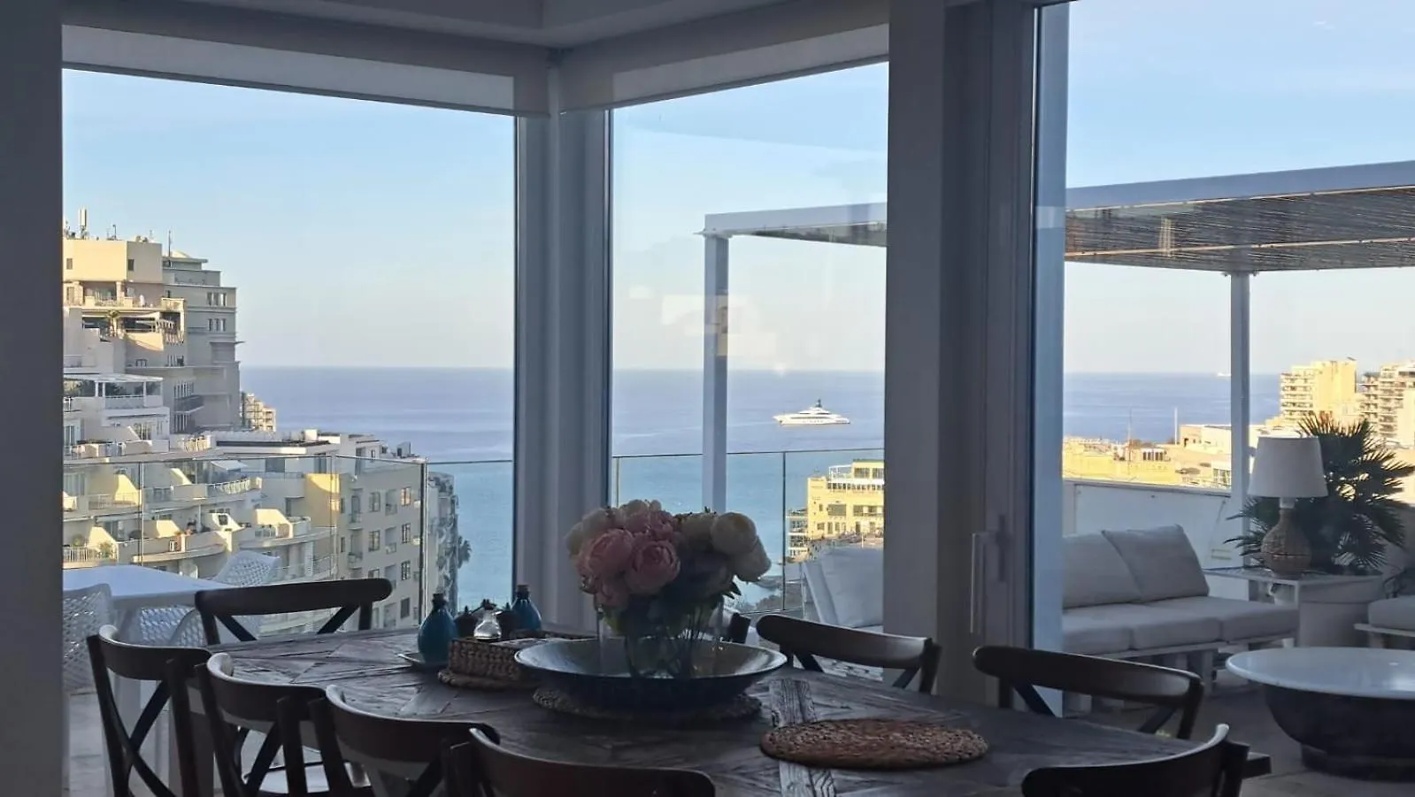 St Julians Luxurious Penthouse With Pool Enjoying Distant Seaviews Lägenhet St. Julian's Malta
