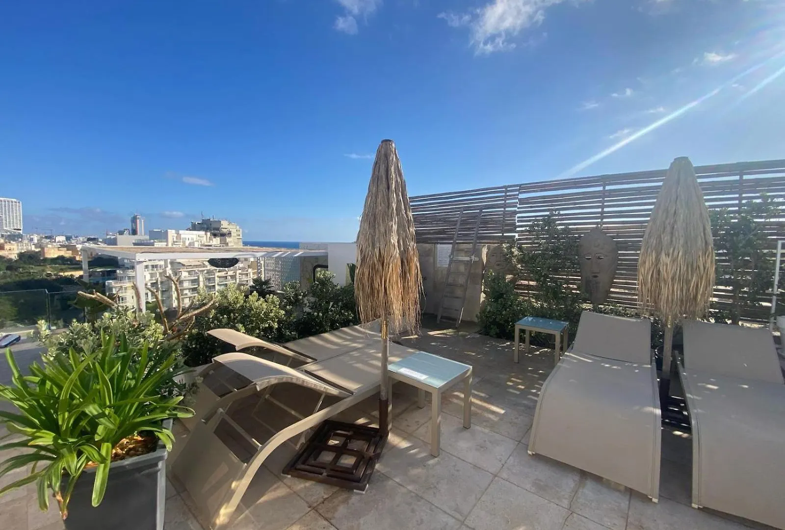 St Julians Luxurious Penthouse With Pool Enjoying Distant Seaviews Lägenhet St. Julian's 0*,  Malta