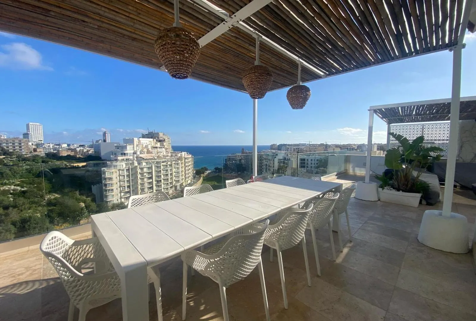 St Julians Luxurious Penthouse With Pool Enjoying Distant Seaviews Appartement San Ġiljan