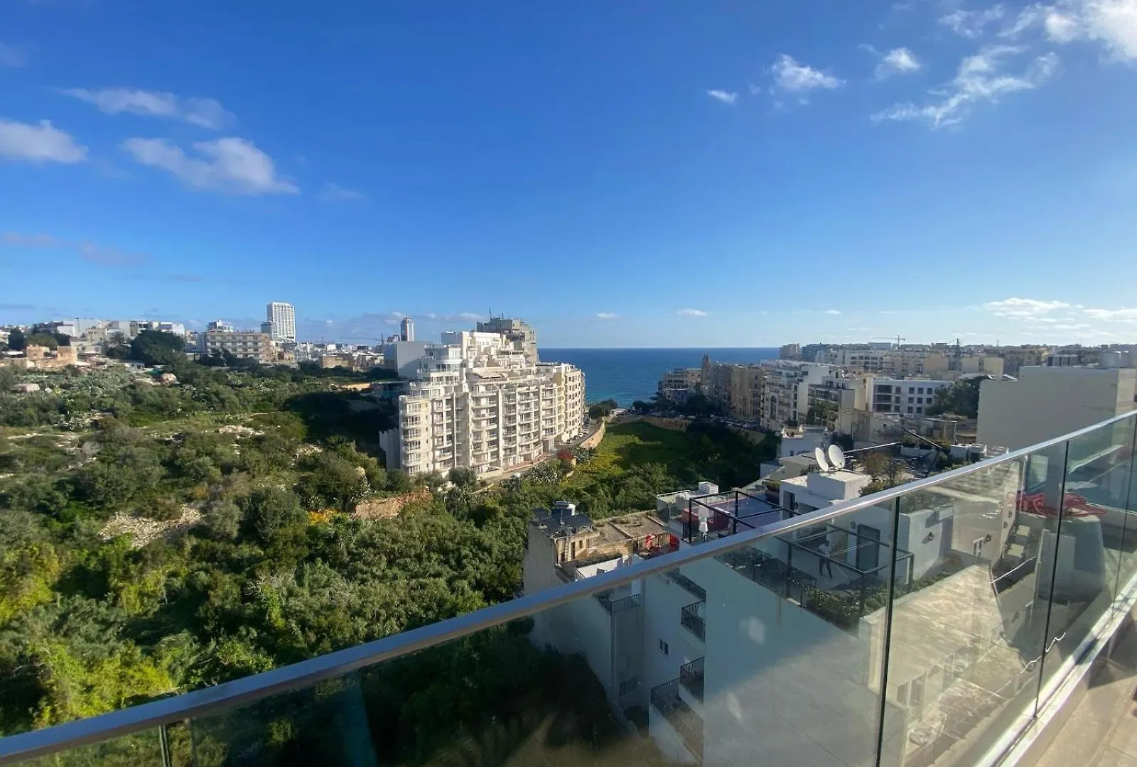 St Julians Luxurious Penthouse With Pool Enjoying Distant Seaviews Lägenhet St. Julian's