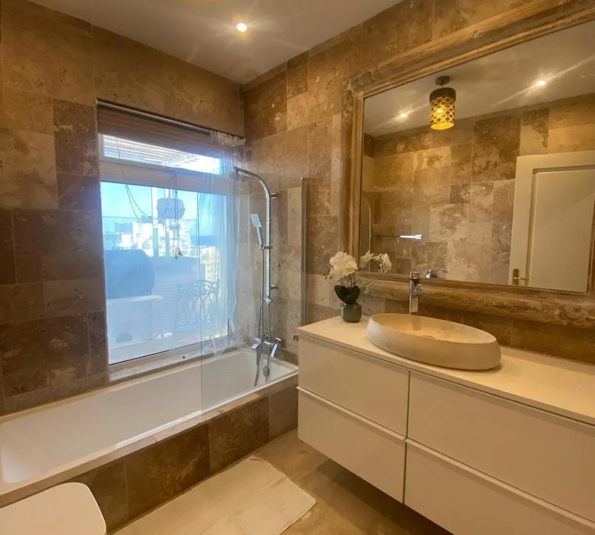 St Julians Luxurious Penthouse With Pool Enjoying Distant Seaviews Appartement San Ġiljan